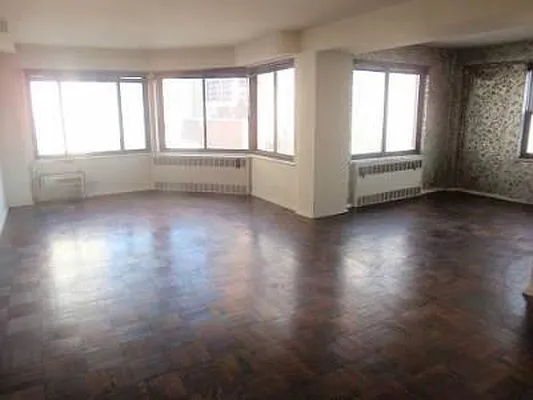 Sold by Akam Sales and Brokerage | media 28