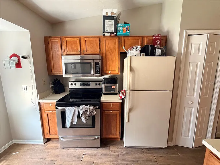 439 NW 50th Blvd — Photo 6