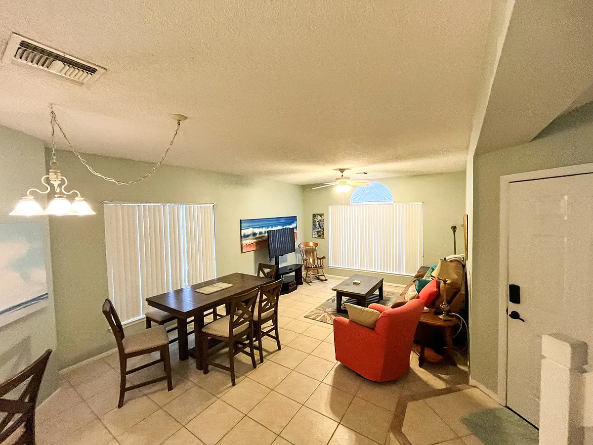 Building Photo - 737 Olympic Cir