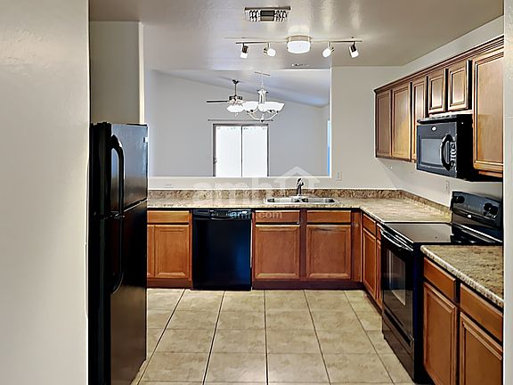 4th image of 2972 E Aris Dr