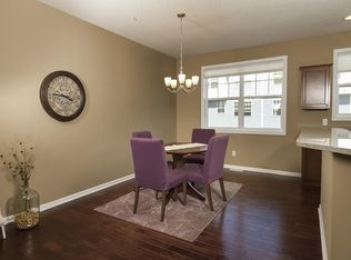 9580 Madison Dr APT 3, Chanhassen, MN 55317