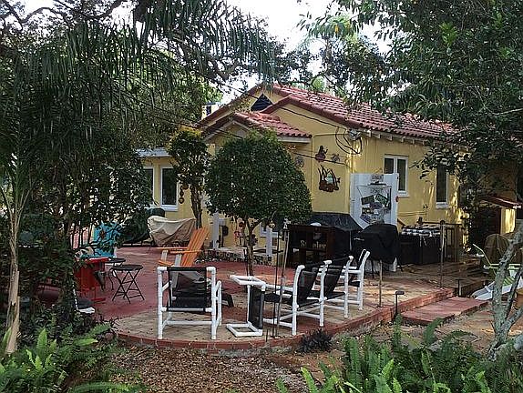 4th image of 211 Oakwood Ave