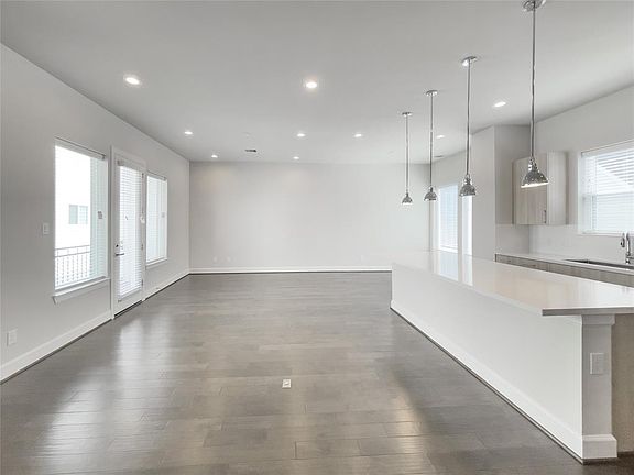 5th image of 1518 Rosalie St