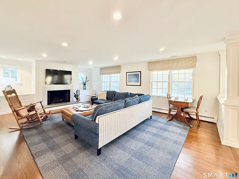 139 Highland Ave — Photo 16