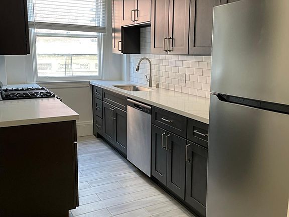 3rd image of 1000 Powell St APT 52
