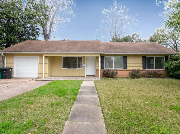 9718 Pine Lake Dr, Houston, TX 77055