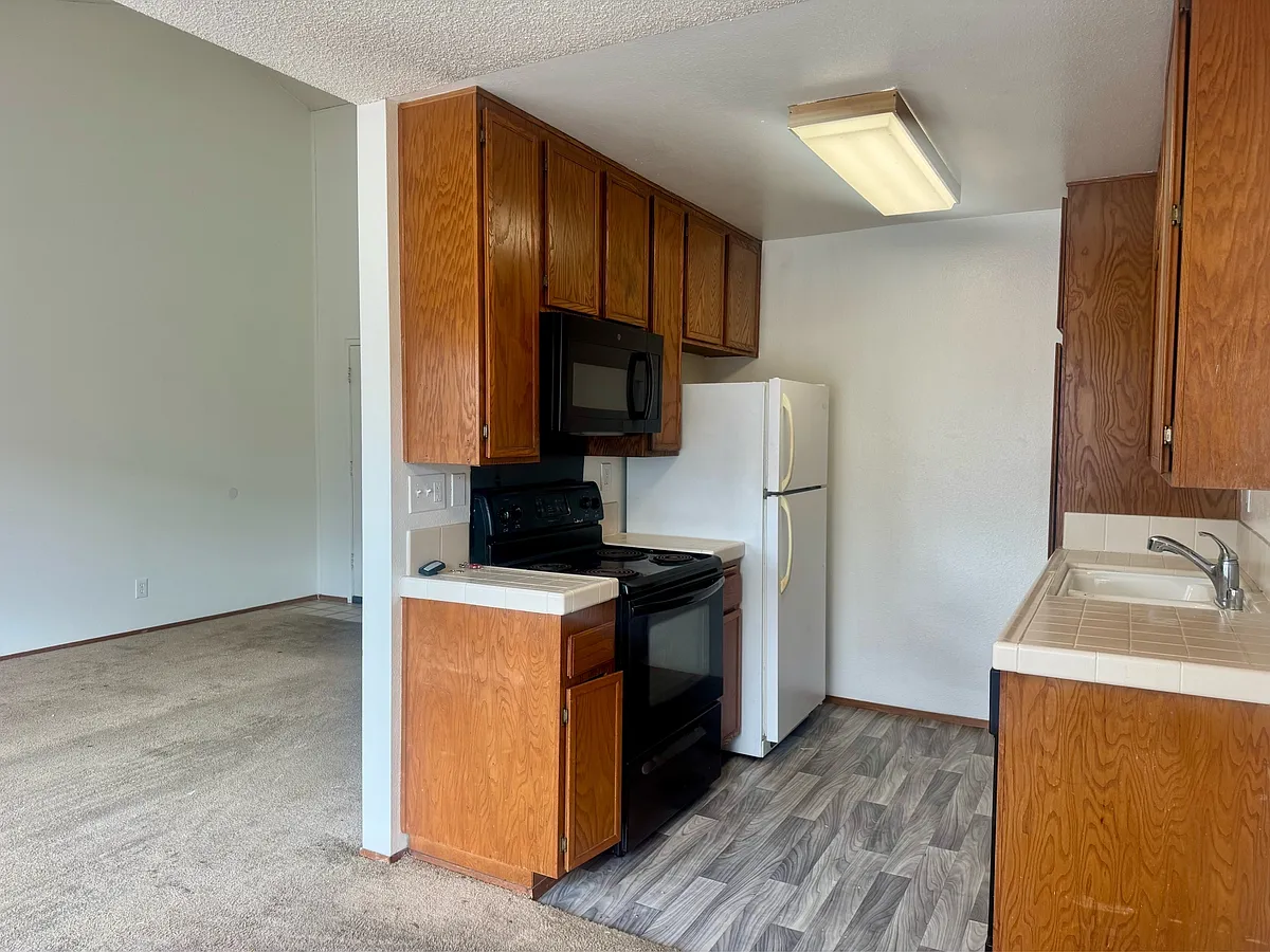 Building Photo - 5655 Riley St #208