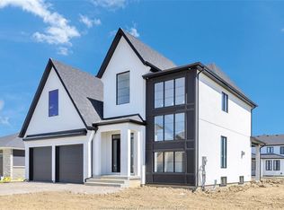 245 Charles Ave, Essex, ON N8M0A2
