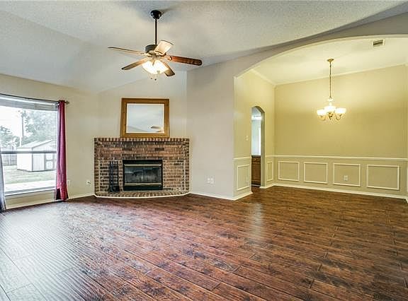 5th image of 813 Yellowstone Dr