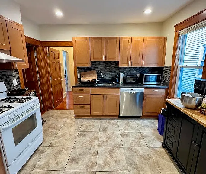 77 Marion St #1 — Photo 1