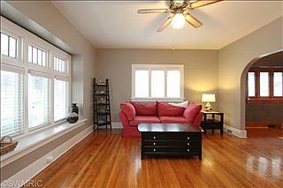 4th image of 1517 Tamarack Ave NW