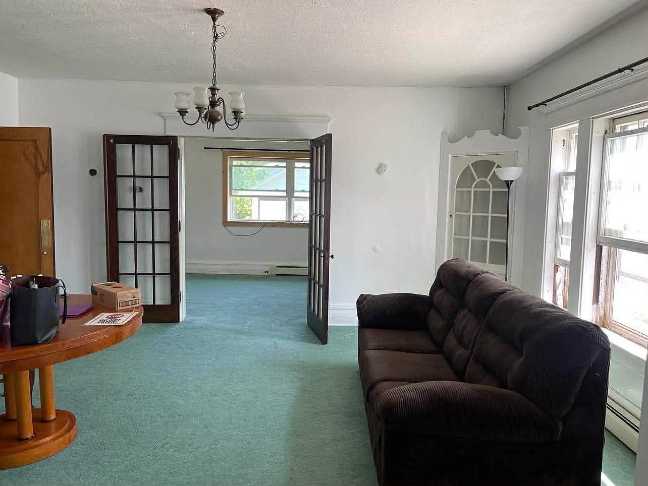 8 bed, 3995 sqft, $1,500 — Photo 4