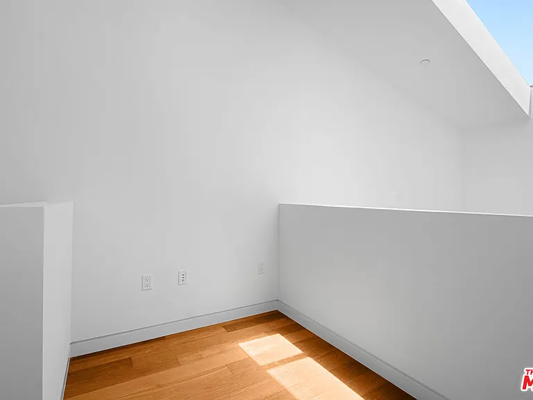 1217 Cabrillo Ave — Photo 41