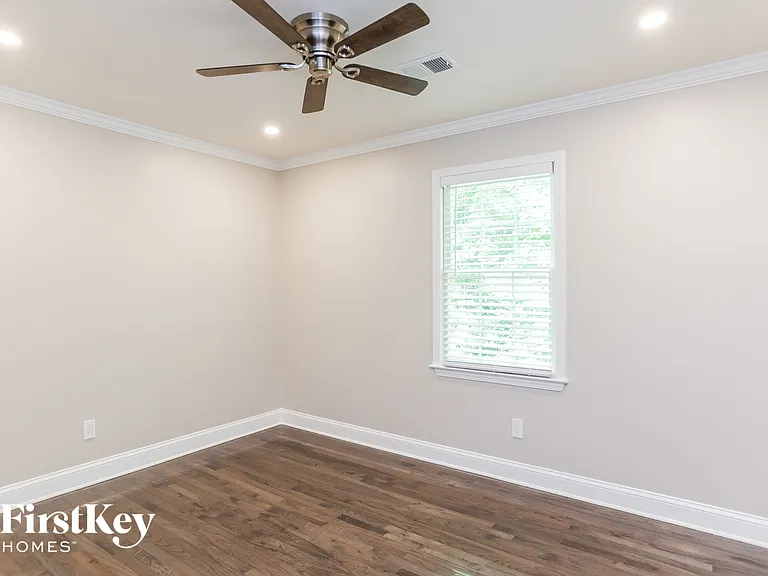 414 Indian Lake Ct — Photo 10