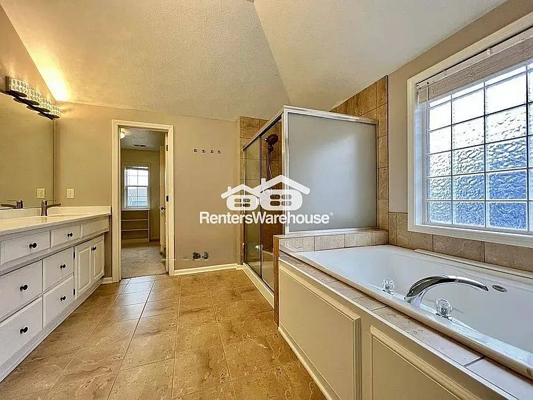 15861 Linden St — Photo 23