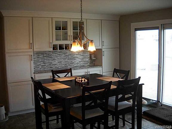 5th image of 11 Westbury Ln