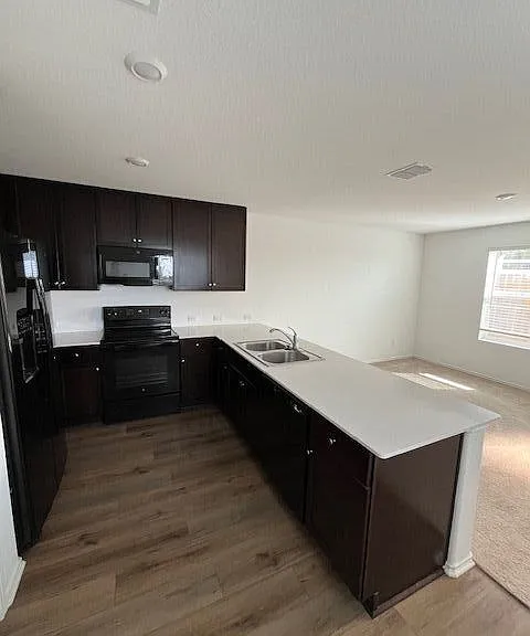 484 Marty Allen Loop — Photo 2