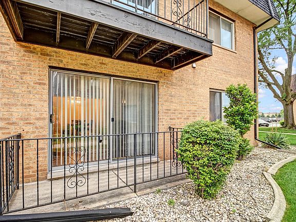 2nd image of 4825 W 109th St APT 102