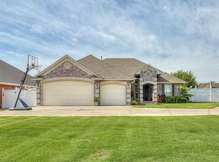 604 Dickens Ave, Yukon, OK 73099