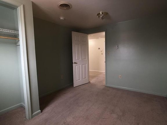 4th image of 326 E Wilson Blvd