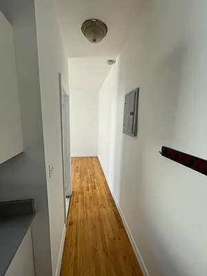 Rented by CITY SKYLINE REALTY INC | media 7