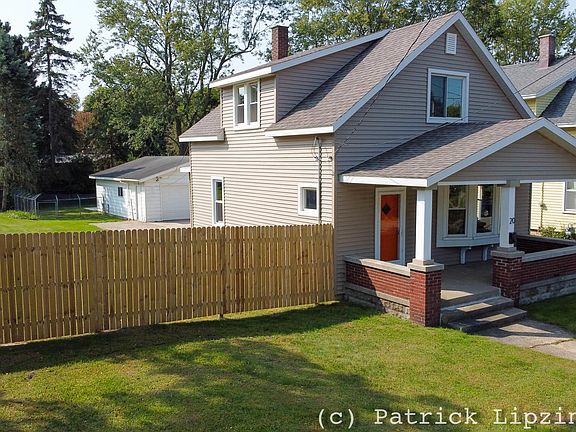 2nd image of 20 Graceland St NE #24