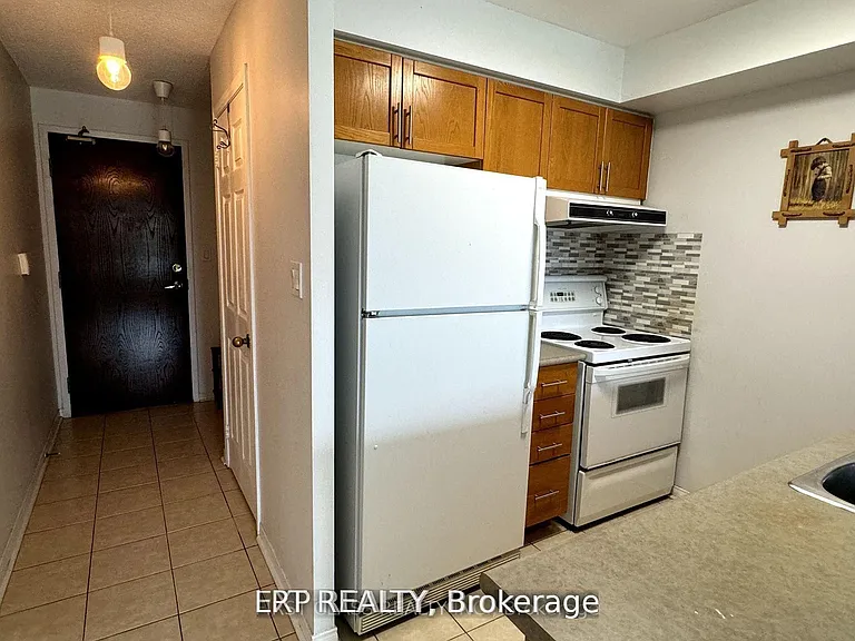 51 Baffin Ct #301 — Photo 4