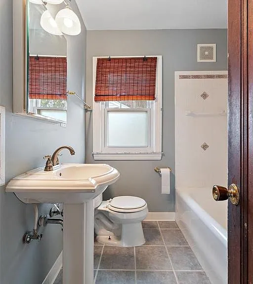 1016 Greenleaf Dr — Photo 6