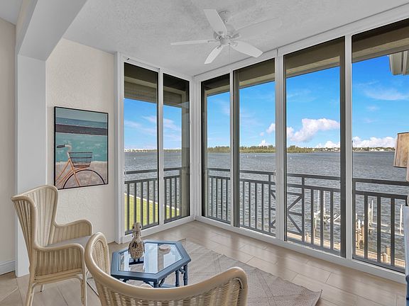 2nd image of 1900 Tarpon Ln APT 302