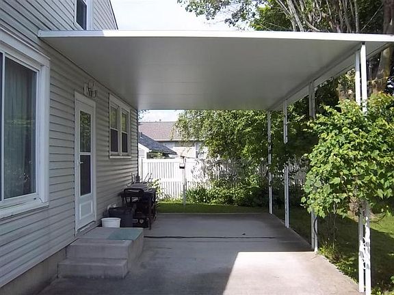 3rd image of 248 Sycamore St