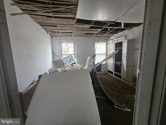 5th image of 3149 W Dakota St
