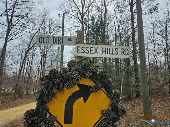 9905 Old Dirt Rd, New Kent, VA 23124
