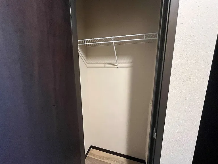 Galaxie High Rise Apartments — Photo 8