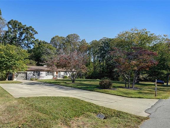 2nd image of 1109 Riveria Dr