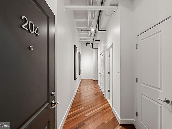 2nd image of 1701 Kalorama Rd NW APT 204