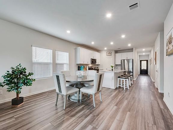2nd image of 1339 Great Sand Dune St