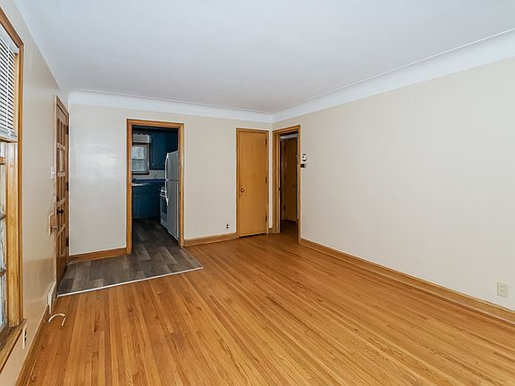 4th image of 4642 Sheridan Ave N