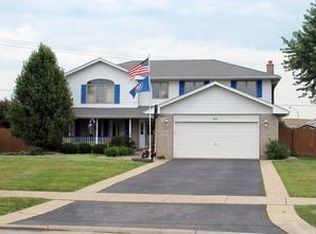 8001 Alexandria Dr, Tinley Park, IL 60477