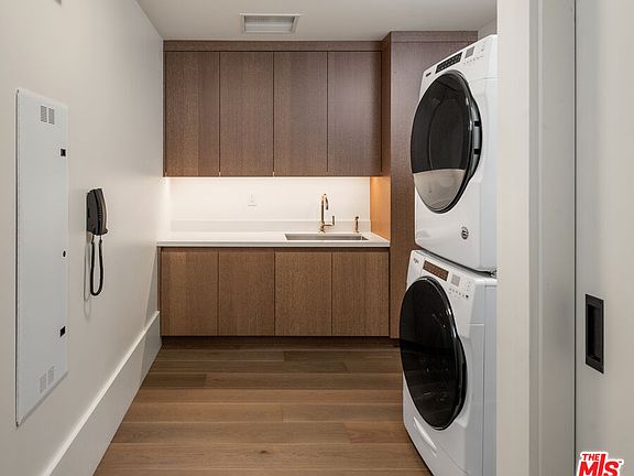 3rd image of 8420 Sunset Blvd #208