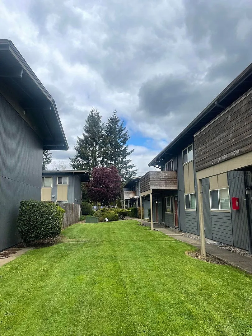 12702 E Burnside St — Photo 1