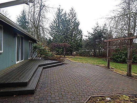 5th image of 9414 237th Ave E