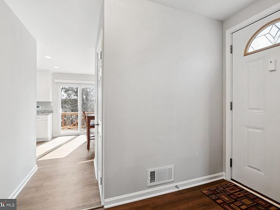 5th image of 10877 Stone Hill Ln