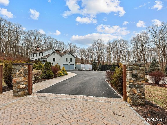 3rd image of 17 Abbotts Hill Road