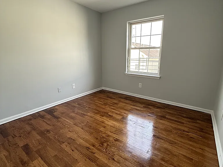 145 14th Ave #3L — Photo 8