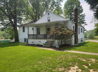 27 Burnt Cabin Rd, Fairmont, WV 26554