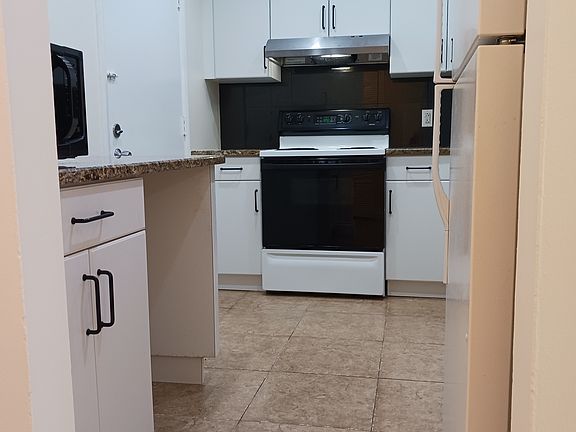 3rd image of 4606 W Gray St Unit 110