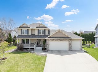 3482 Woodstone Dr SW, Rochester, MN 55902