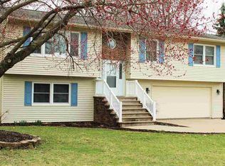 1226 Michelle Ct, Iowa City, IA 52240
