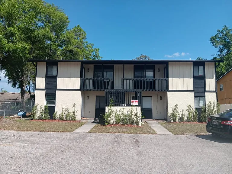 2541 S Myrtle Ave #D — Photo 42