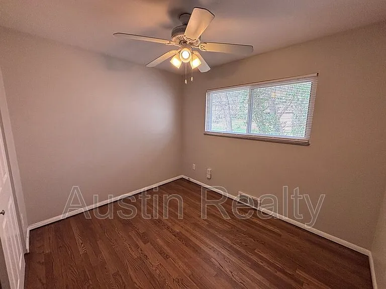 8634 Burton Ave #B — Photo 7